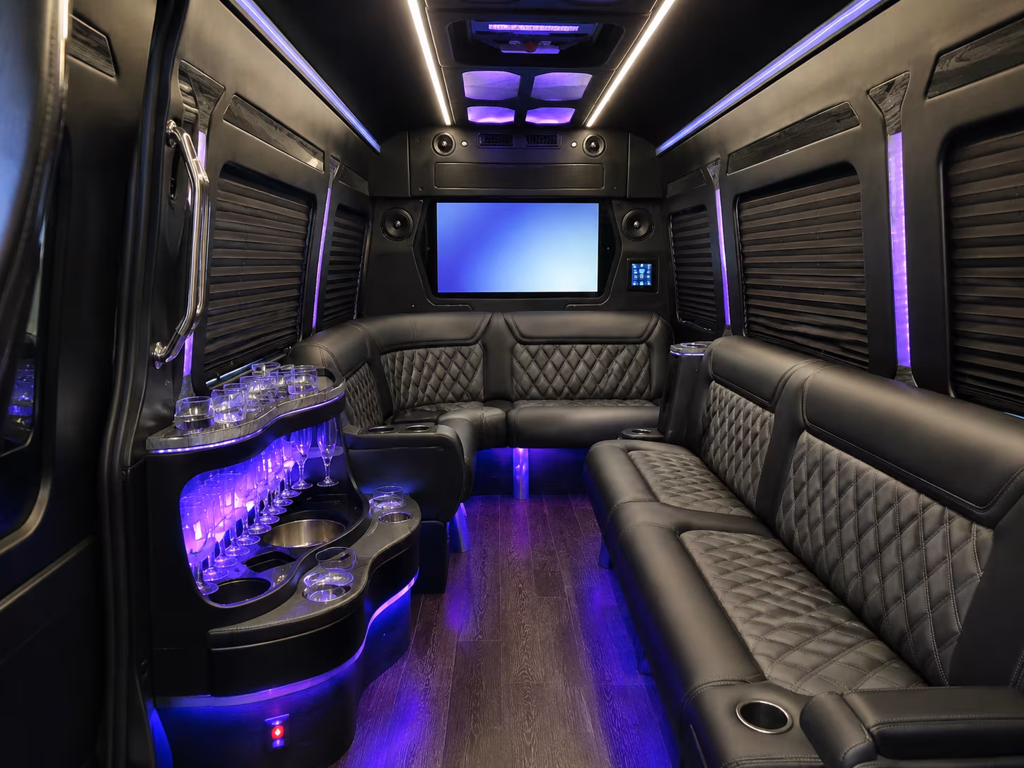 group airport transfers for quinnipiac university and scsu students